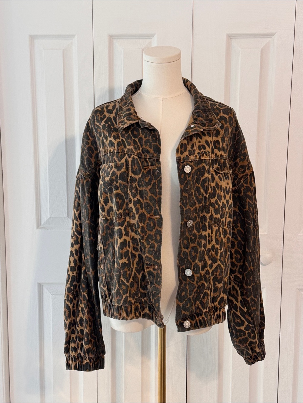 Leopard cheetah Print Button-Front Jacket Brown Black denim with pockets size xl